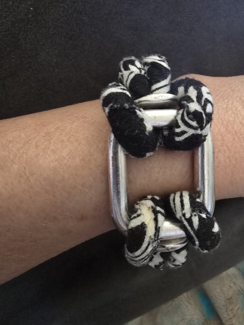 #2004 NEW Fabric Bracelet: Black/Wht, Silver 8" Lobster Claw Clasp Knotted - Picture 6 of 11